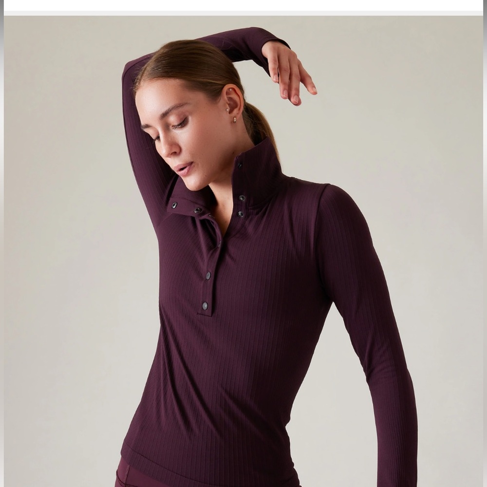 Athletica Flurry Seamless Henley 
XXS
Spiced Cabernet